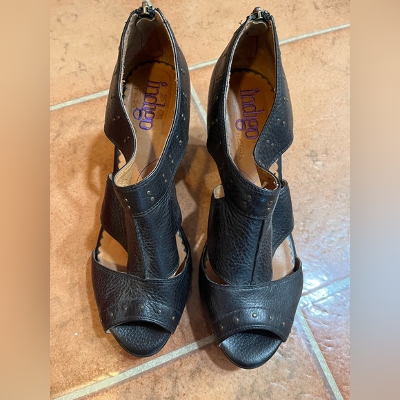 The comfiest heels, with attitude! - Picture 2 of 3